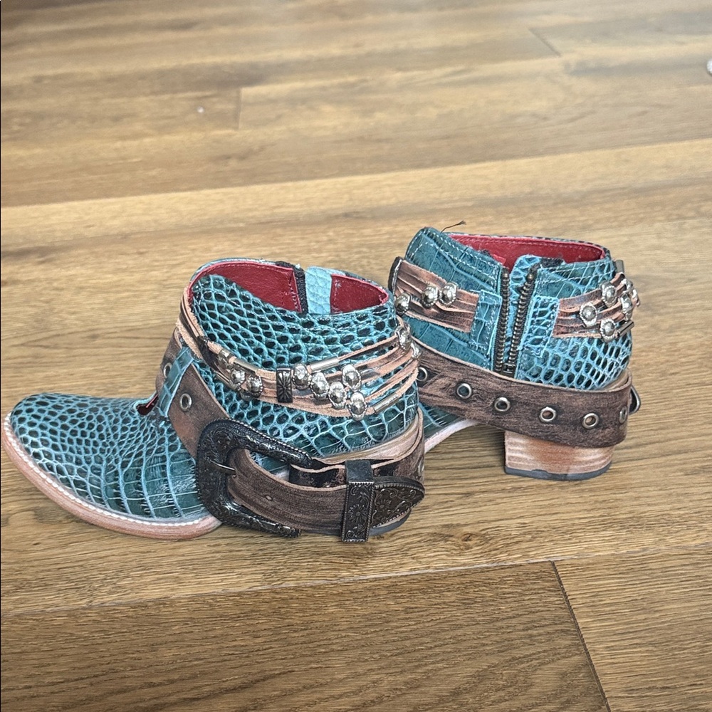 FREEBIRD Saloon 7 | Teal Crocodile Pattern Leather Ankle Boots w/ Studded Straps